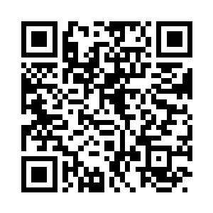 他手里牵着的彪悍狼狗也不停冲着两人狂吠二维码生成