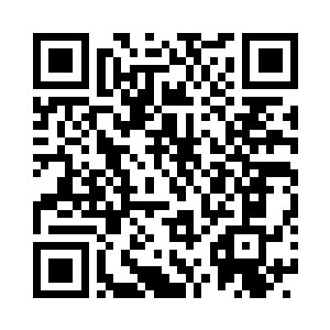 他把自己塞到了一个白色的洞穴里藏了起来二维码生成