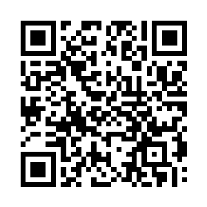 他握着厚厚一叠演奏会门票都不知道要送给谁二维码生成