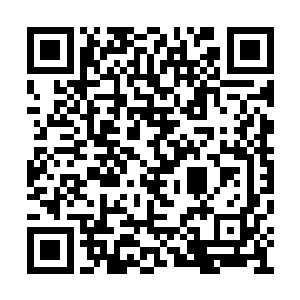 他是依靠着自己的努力慢慢爬到现在这个层次的二维码生成