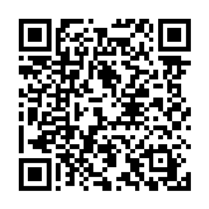 他有些不耐烦地指了指其中一个身材与晏晨略想的女人二维码生成