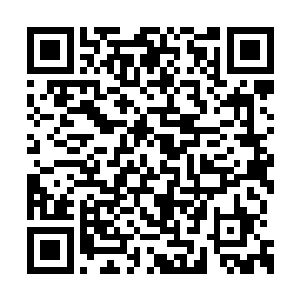他殷勤的从课桌抽屉里面拿出了一只保温饭盒来二维码生成