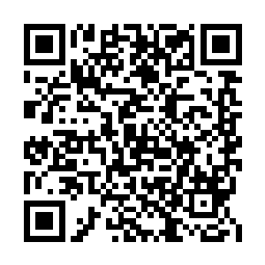 他现在已经处于一座悬浮在虚空当中的云峰之上二维码生成