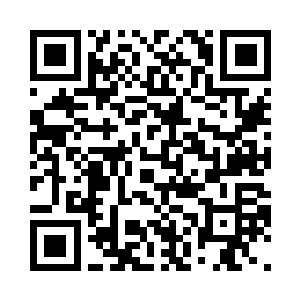 他现在离地面已经有二十公分的距离二维码生成