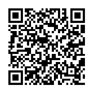 他甚至不能像普通孩子那样拥有一个快乐完整的童年二维码生成