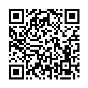 他甚至没有从他的剑齿兽的坐骑上下来二维码生成