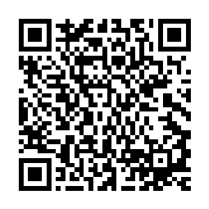 他甚至还看见一柄足有千丈长的巨大神剑散发出耀眼的金色光芒二维码生成
