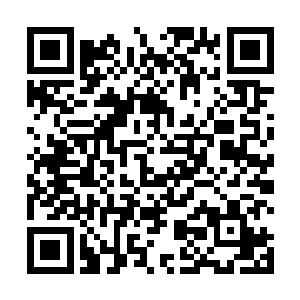 他用和尤里娅学会的一点点俄语小声叮嘱了尤里娅一句二维码生成