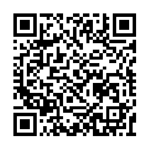 他的下面还是不由自主地竖起了一顶高高的帐篷二维码生成