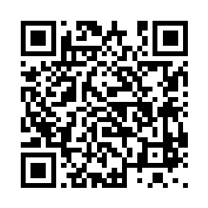 他的储物袋里原本就有带帽子的黑袍子二维码生成