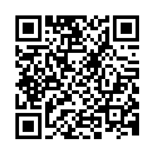 他的双眼中心处出现了一道菱形的图案二维码生成