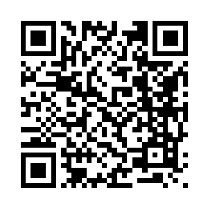 他的手中不知何时多出了一串珠子二维码生成