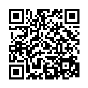 他的手中正平举着一把半开的纸扇二维码生成