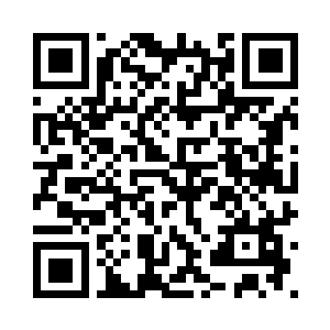 他的手指竟然拖出了一连串的残影二维码生成