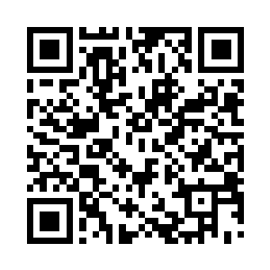 他的手里紧紧地攥着一杆寒芒闪烁的铁叉二维码生成
