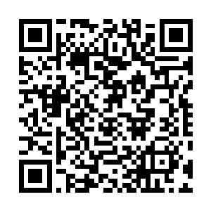他的目光一下被左前方数千丈外一道暗金色的光芒吸引了二维码生成