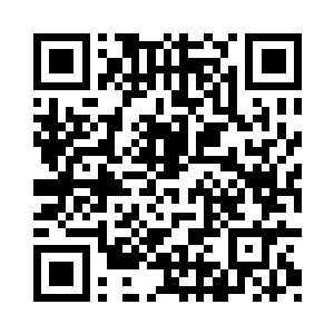 他的脸颊仿若是刀工精致篆刻出来的二维码生成