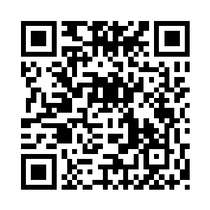 他的身体和那棵橡树的枝干融为一体二维码生成