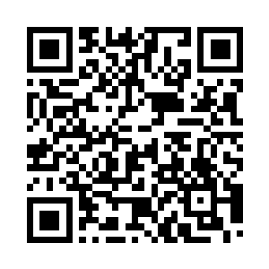 他看到人群中有个熟悉的娇小身影二维码生成