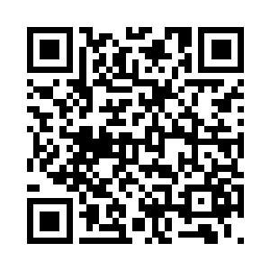 他看着一个警察从自己的西装口袋里二维码生成