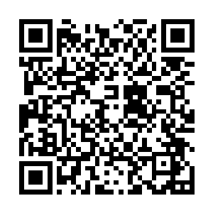 他看着那隐藏在云端的千佛山隐隐约约就觉得有点熟悉二维码生成