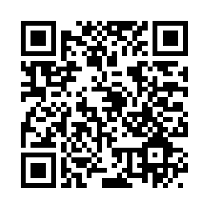 他眼睛下方洒下了一片青灰色的影子二维码生成