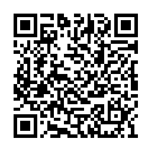 他瞥了眼世界频道上那个女人还在叫嚣钱……哼二维码生成