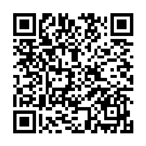 他知道这会儿冯靖宇还在伊湄宫里替素惜和章嬷嬷诊治二维码生成