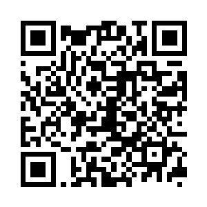 他神态木然的跟在中年男子身后在山林间行走二维码生成