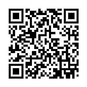 他秦方的正对面的男人可不就是他高中同学二维码生成