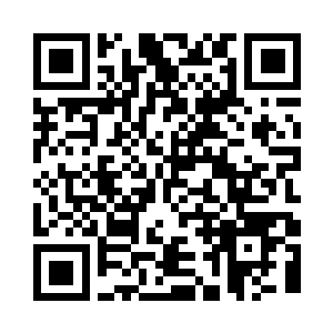 他突然将瞄准镜定格在了阿拉丁的脚上二维码生成