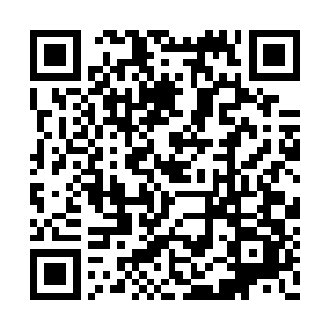 他站在原地的身体也仿佛被一只无形的大手握住二维码生成