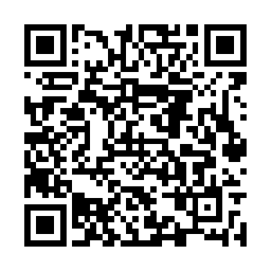 他竟然在这位绝世大美妞的下身看到了男性的特征二维码生成