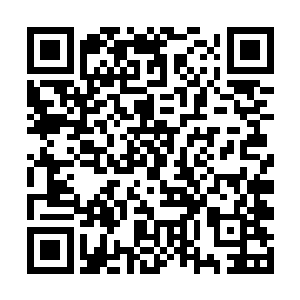 他竟然突然间拿起一个保温杯朝徐韶的脸上砸了过去二维码生成