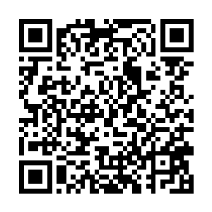他终于明白那两位保镖为何会是那副神色的看着自己二维码生成