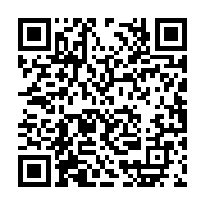 他终于狠狠砸在那块嵌满了星辰的黑色立方体之上二维码生成