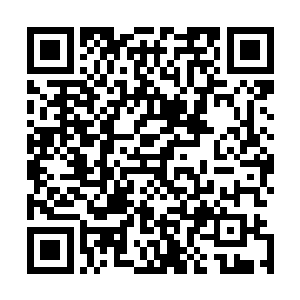 他耳濡目染也渐渐喜欢上带有民族特色还有古朴痕迹的东西二维码生成