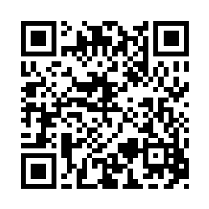 他脖子上带着一串古朴的不知名兽骨项链二维码生成