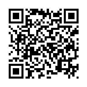 他艰难地凝聚出一把幽绿色的飞刀二维码生成