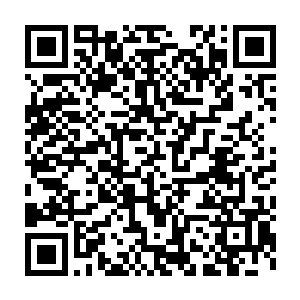 他让把服务员们都整到了海里成了银色的小人无疑更能打消客户的担心二维码生成