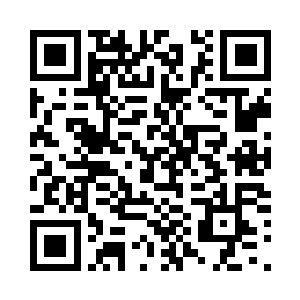 他试图想用手指去推堵住入口的泥土二维码生成