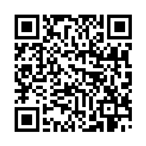 他说着便用勺舀上双套汤分别注入每个小碗内二维码生成