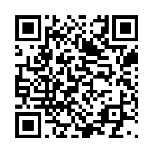 他课间的时候居然在和女孩子一起跳皮筋二维码生成