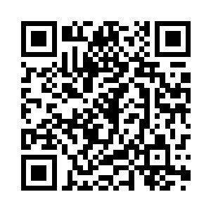 他身上的衣服就是因为承受不住这样的膨胀二维码生成