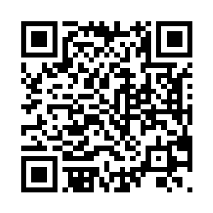 他身上穿着一套淡蓝色的珊瑚绒家居服二维码生成