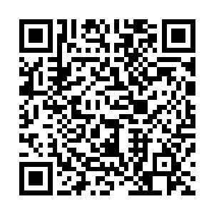 他身上这件具备中品神器防御能力的斗篷竟然被对方刺穿了二维码生成