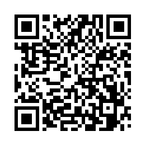 他还在小心翼翼给章老太君的碗里夹菜二维码生成