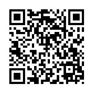 他还是第一次如此亲密的与其它女子相拥二维码生成