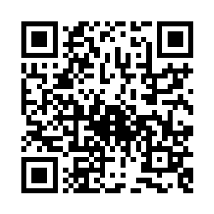 他还看到了爱莎爱娜和她们的父母二维码生成