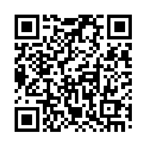 他那双噬血的双眸紧盯慌乱逃跑的夏天二维码生成